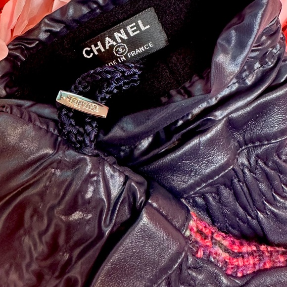CHANEL Coco Neige Pink Tweed Pink Navy Leather Mittens - Picture 4 of 7